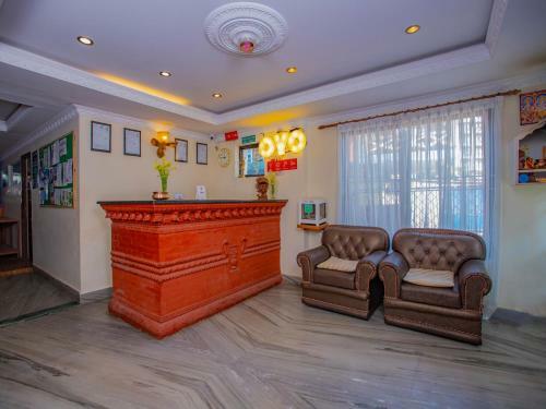 Oyo 11454 Hotel Garuda Inn