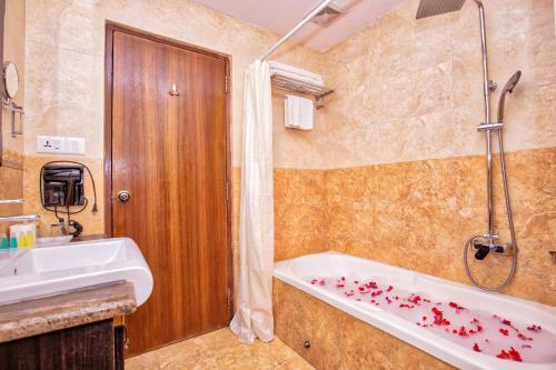 Da Yatra Courtyard Hotel