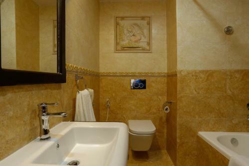 Da Yatra Courtyard Hotel