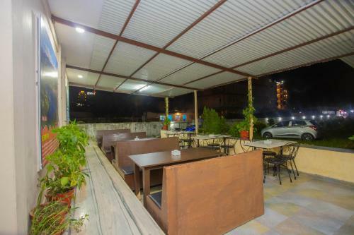 Hotel Oyo 575 Api Suites