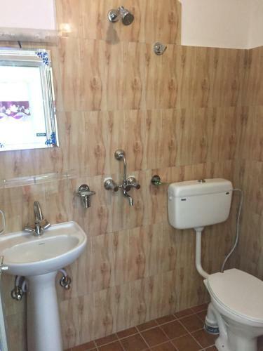 Hostal Harry Guest House & Restaurant