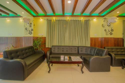 Oyo 163 Hotel Arhant Inn