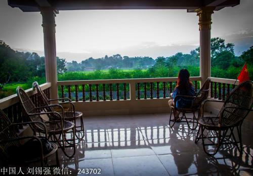 Hotel Chitwan Forest Resort