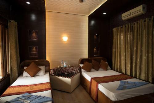 Hotel Chitwan Forest Resort