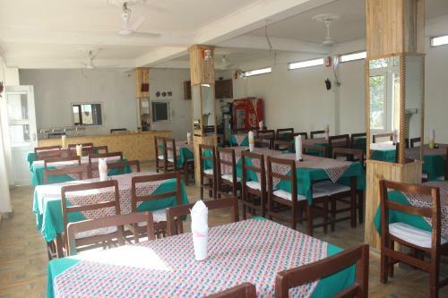Hotel Chitwan Forest Resort