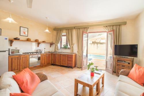 Battista Holiday Home