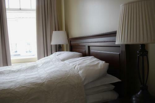 Hostal Hrafninn Guesthouse