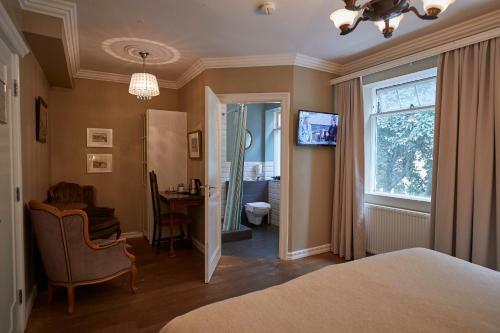 Hostal Hrafninn Guesthouse