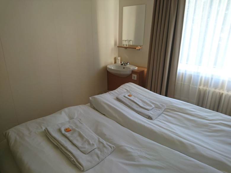 Hostal Alba Guesthouse