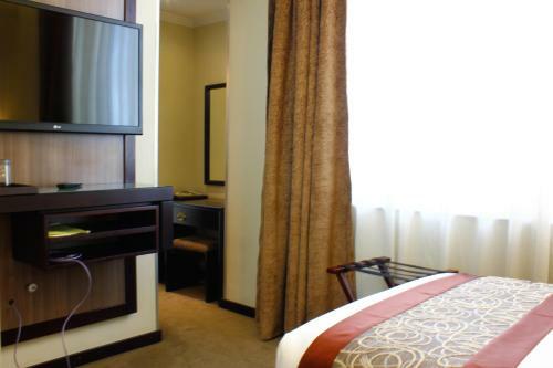 Elilly International Hotel
