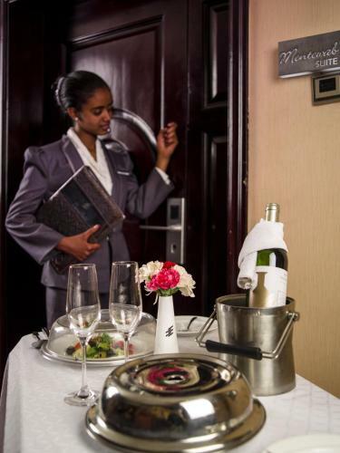 Eliana Hotel