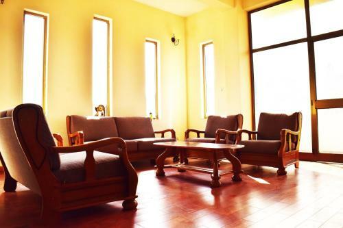 Cot Addis Backpackers Hostel