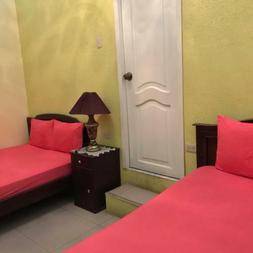 Albergue Hostal Puerto Azul