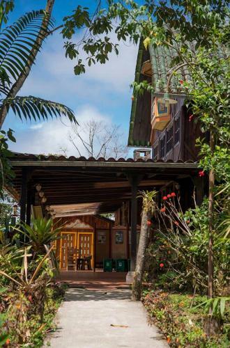 Sachatamia Lodge