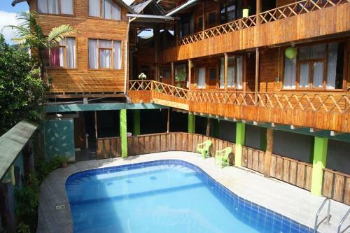 Lodge Wood Town Hotel