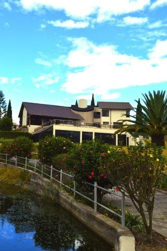 Quito Airport Suites Hotel