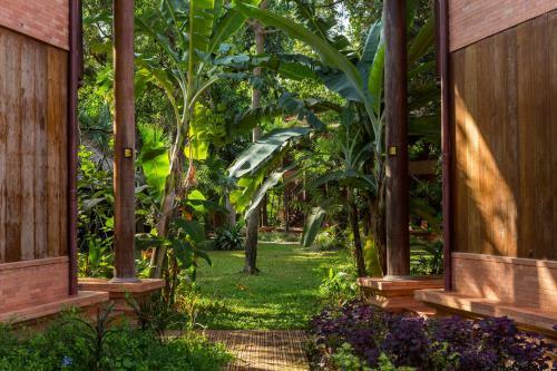 Hotel Angkor Village Suites