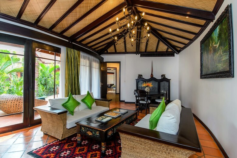 Hotel Angkor Village Suites