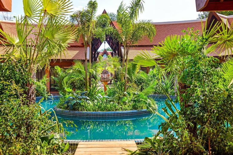 Hotel Angkor Village Suites