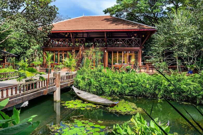 Hotel Angkor Village Suites