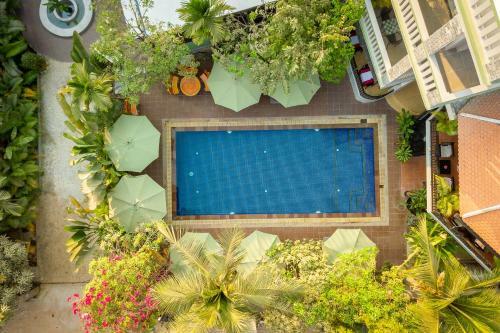 Hotel Reveal Courtyard In Reveal Angkor