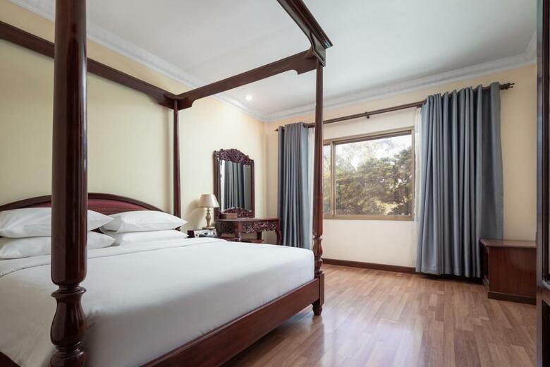 Angkor Holiday Hotel