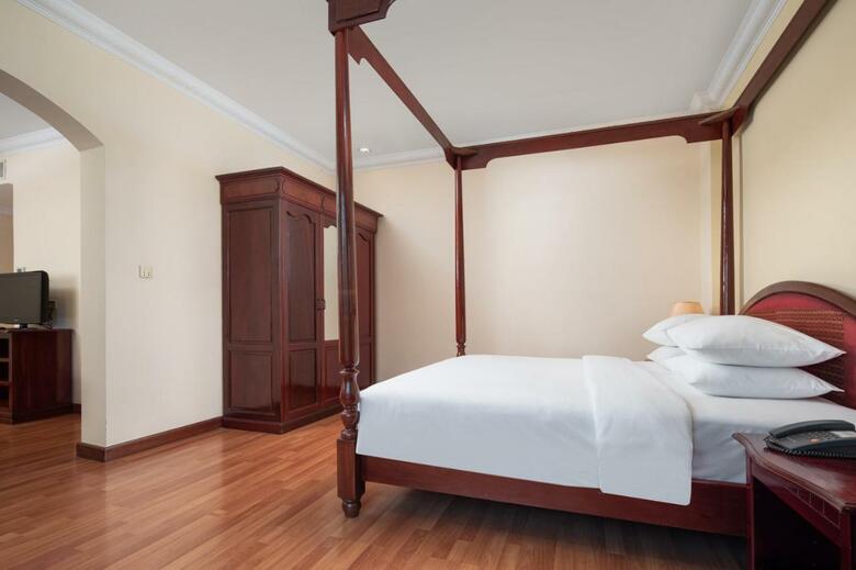 Angkor Holiday Hotel