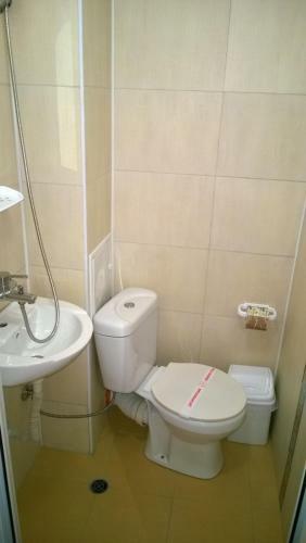 Hostal Dracena Guesthouse