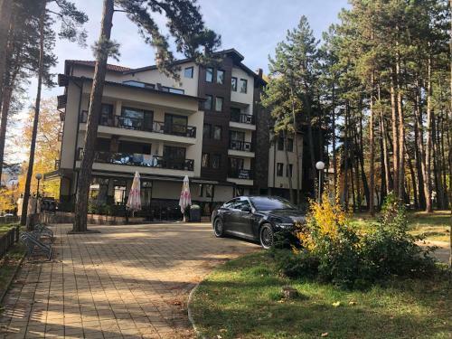 Borov Park Apartment