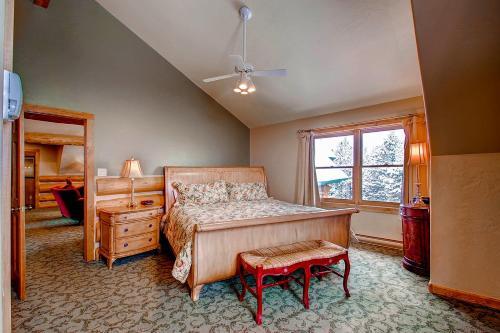 Ski Classic Lodge