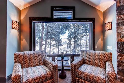 Grand Vista Lodge