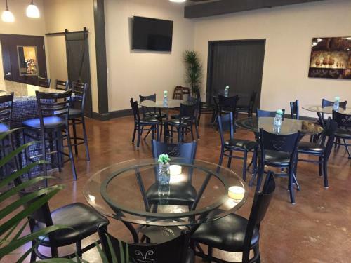 Hotel Brentwood Suites