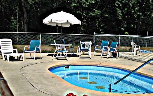 Bear Cave Camping Resort