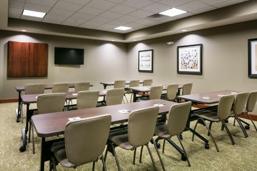 Hotel Staybridge Suites Des Moines Downtown