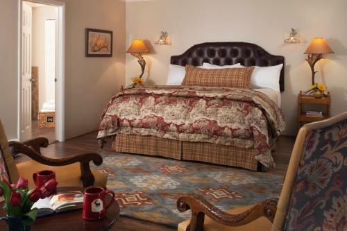 Posada Antlers On The Creek Bed & Breakfast