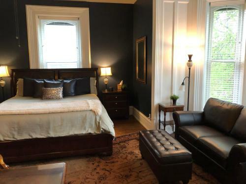 Hotel Lyons Twin Mansions