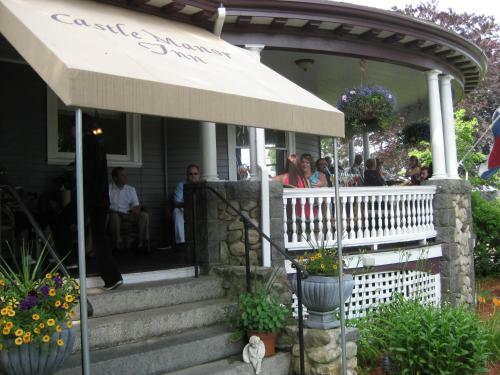 Posada Castle Manor Inn