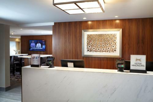 Hotel The District By Hilton Club