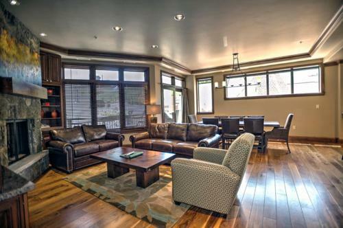 Lion Square - North Tower 401 3br/4ba