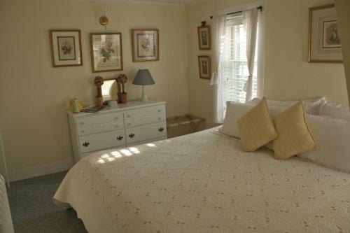 Bed & Breakfast The 1720 House