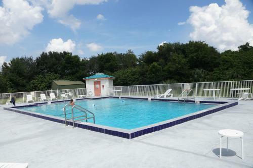 Executive Garden Titusville Hotel