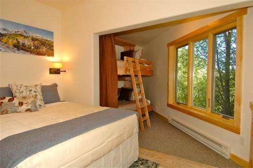 Viking Lodge 100b