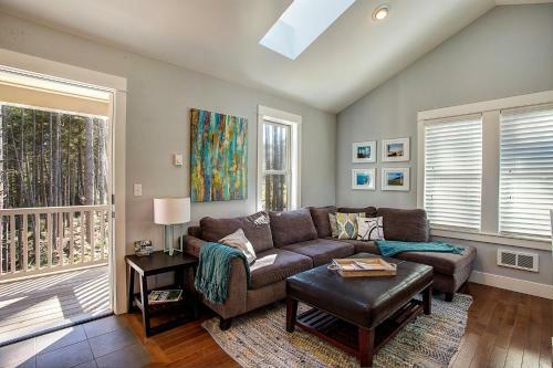 Dreaming Out Loud Two-bedroom Home