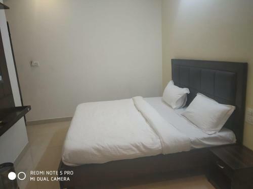 Hotel Tarkeshwarm Hill View Resort