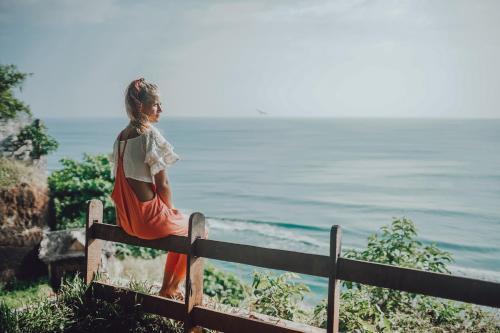 Hotel Cliff Stories