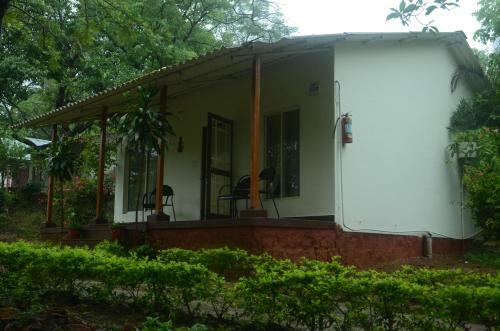 Hotel Vanasthali Cottages