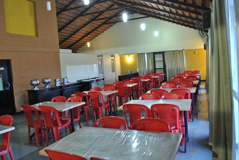 Bed & Breakfast Hotel B M Shree Residency
