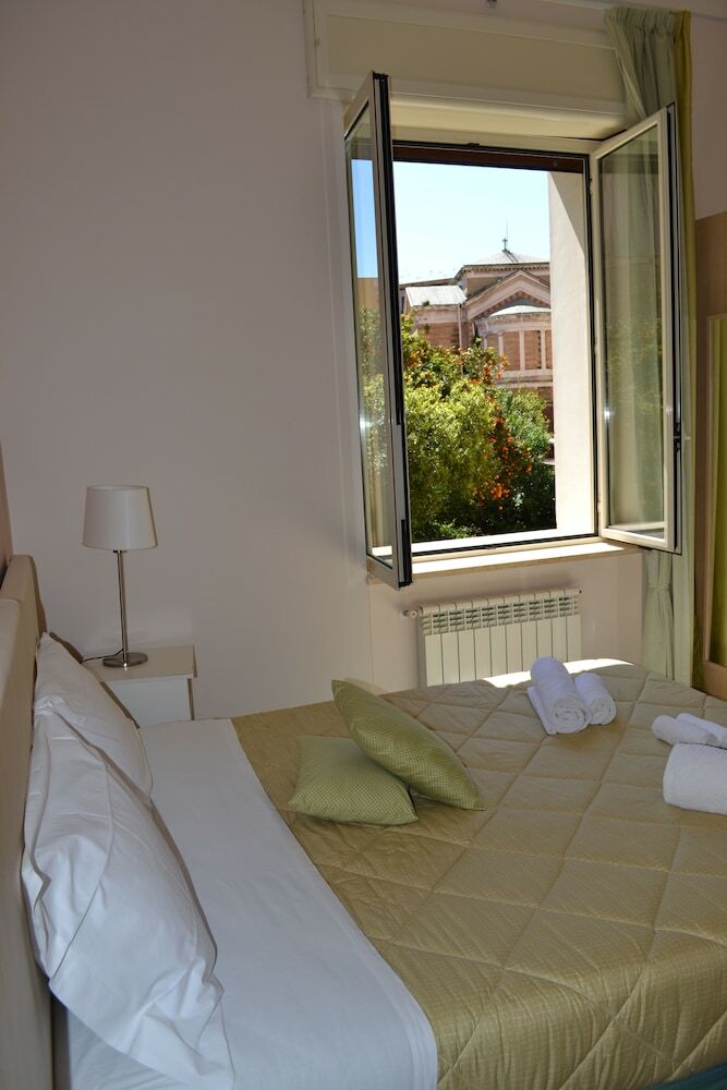 Hostal Tuanis