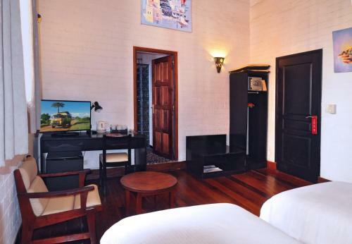 Rova Hotel