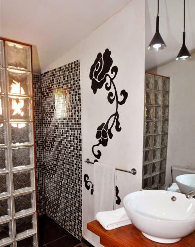 Rova Hotel